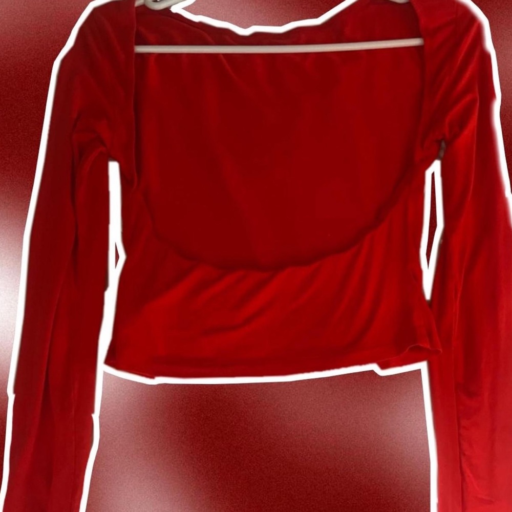 red backless long sleeve 💋